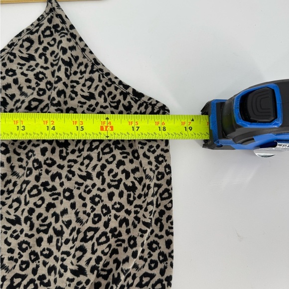 POL Clothing Leopard Print Cami Tank Top - Picture 5 of 10